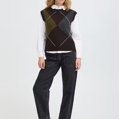 B Young image 6